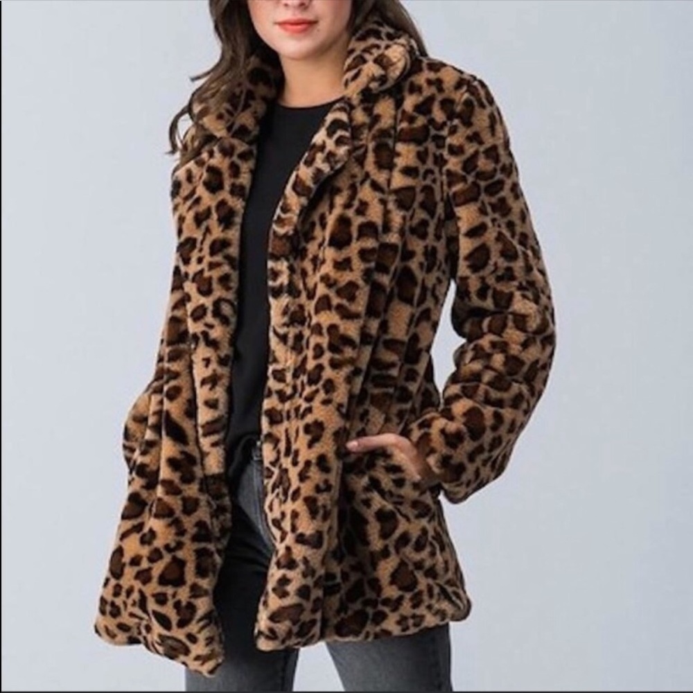 FAUX FURR LEOPARD COAT